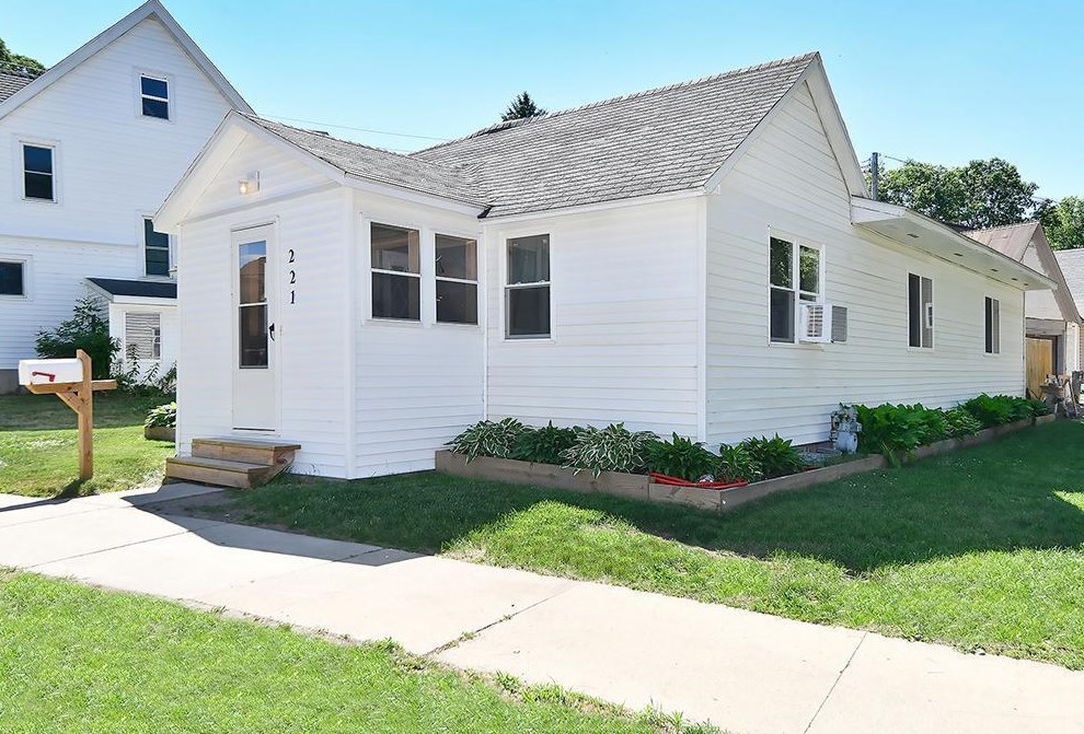 221 Mill St, Havana, MN 55060-3074