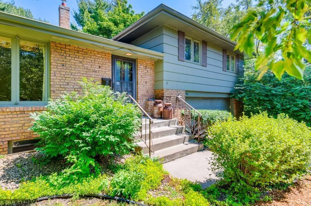 1650 Lilac Ln, Saint Paul, MN 55118-3646