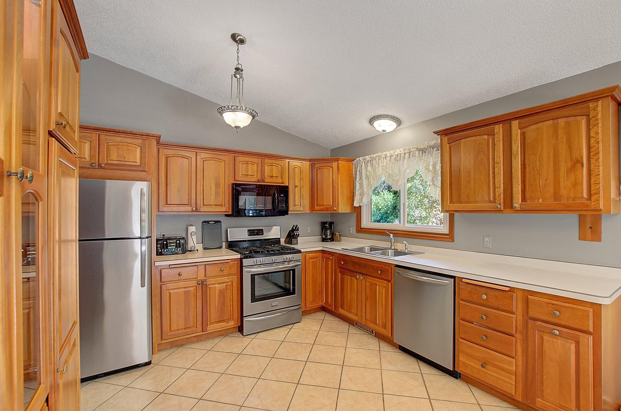 8185 Wood Duck Trail, Lino Lakes, MN 55014