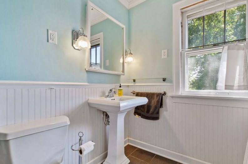 890 Wakefield Ave, Saint Paul MN  55106-5602 exterior