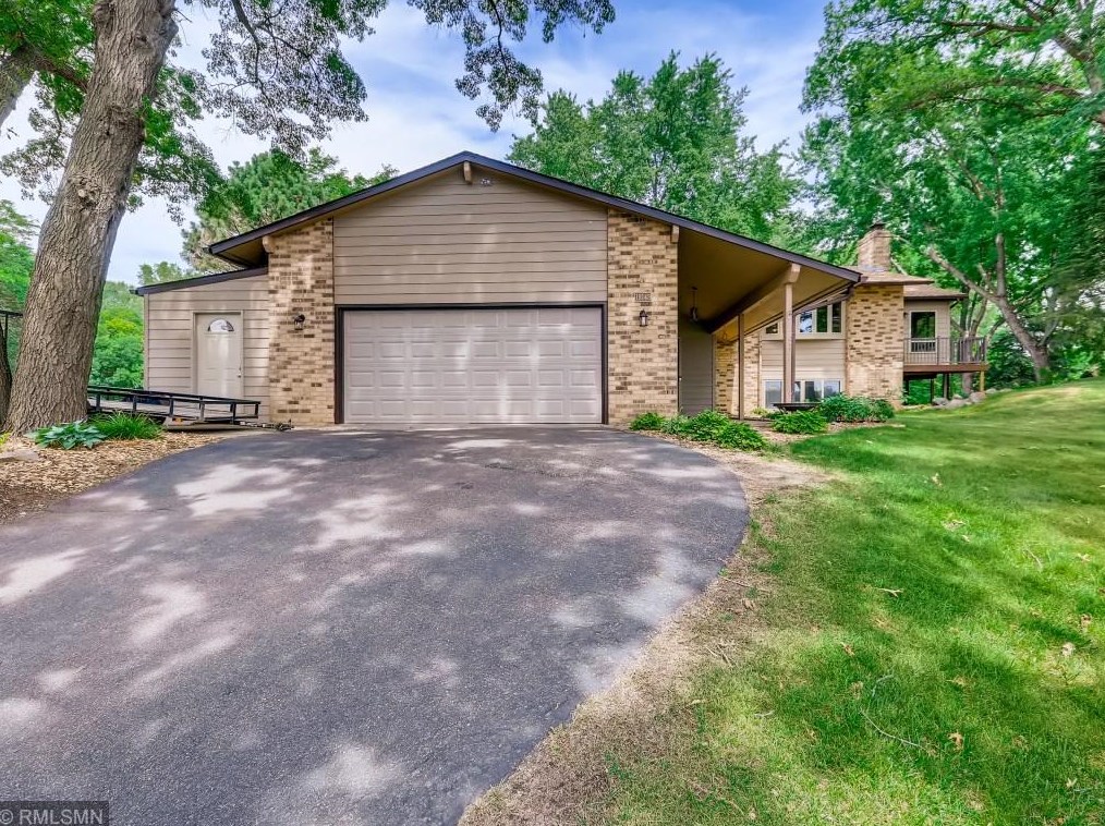 19143 Orchard Trl, Lakeville, MN 55044-9333