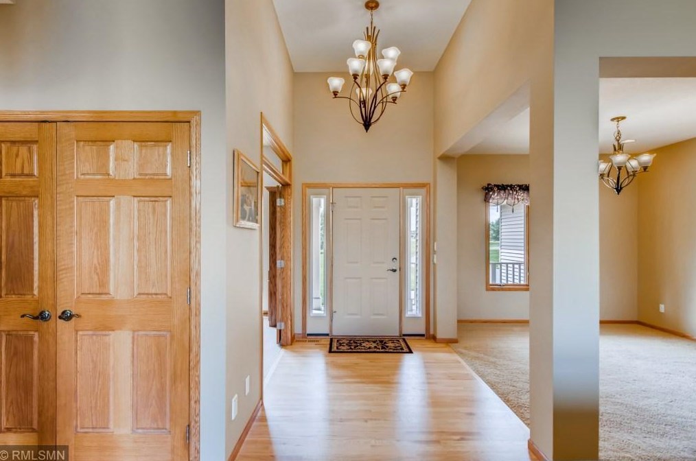 1663 Waters Edge Dr, New Johannesburg, WI 54017