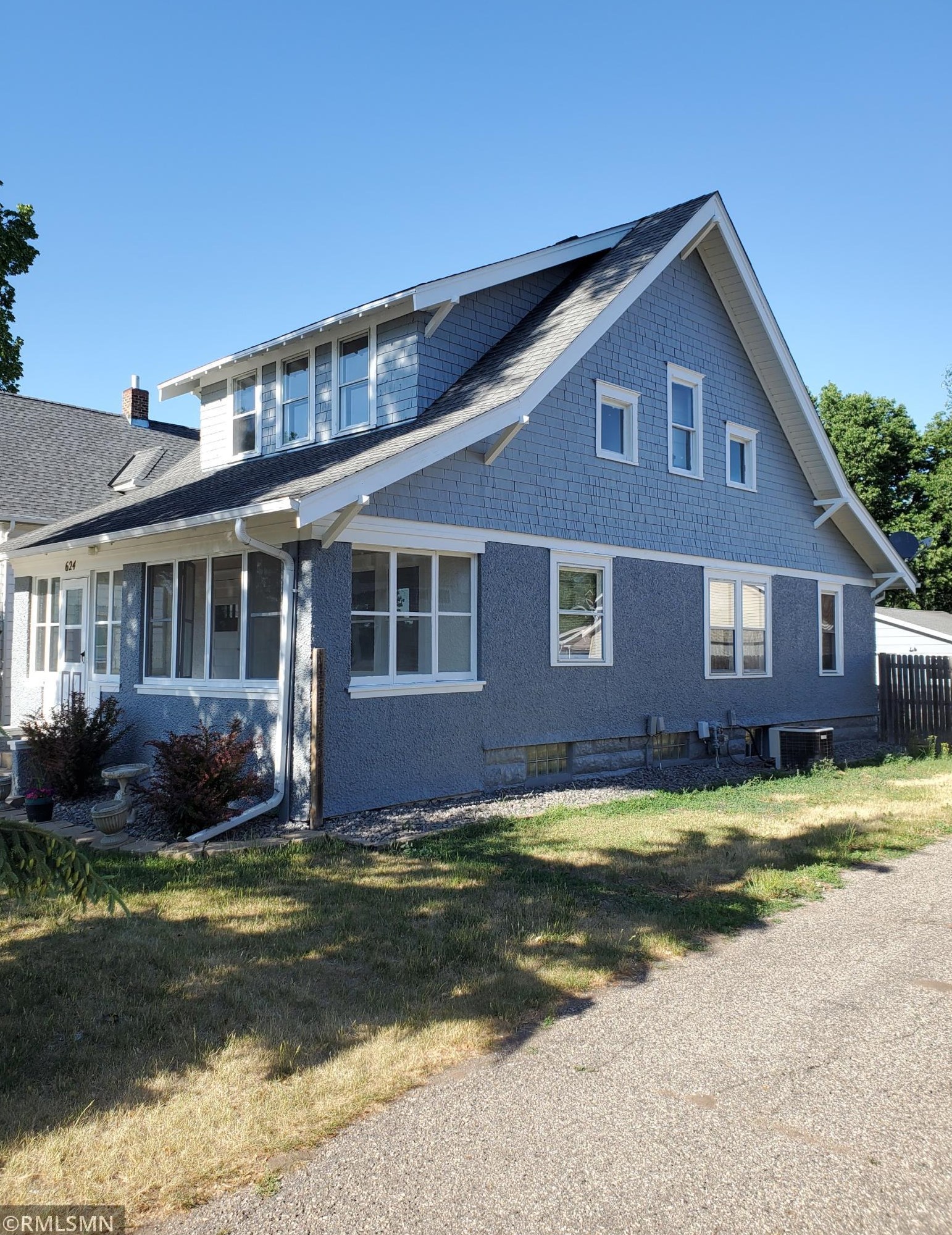 624 Marshall Ave N, Litchfield, MN 55355