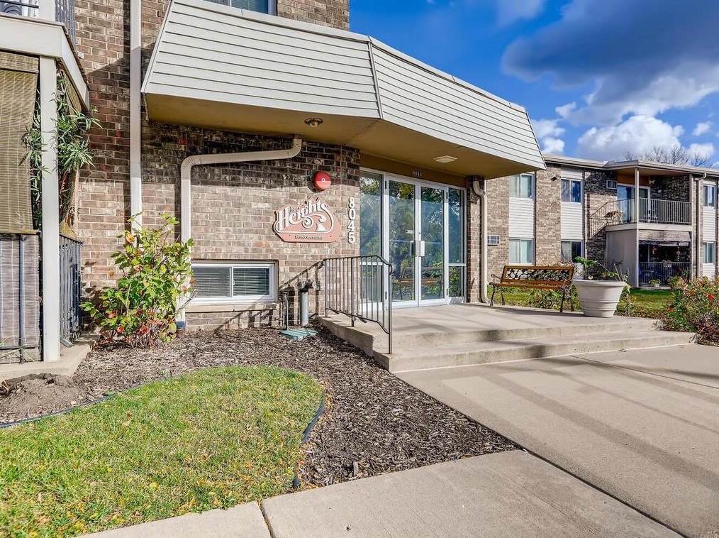 8045 Xerxes Ave S #204, Minneapolis, MN 55431
