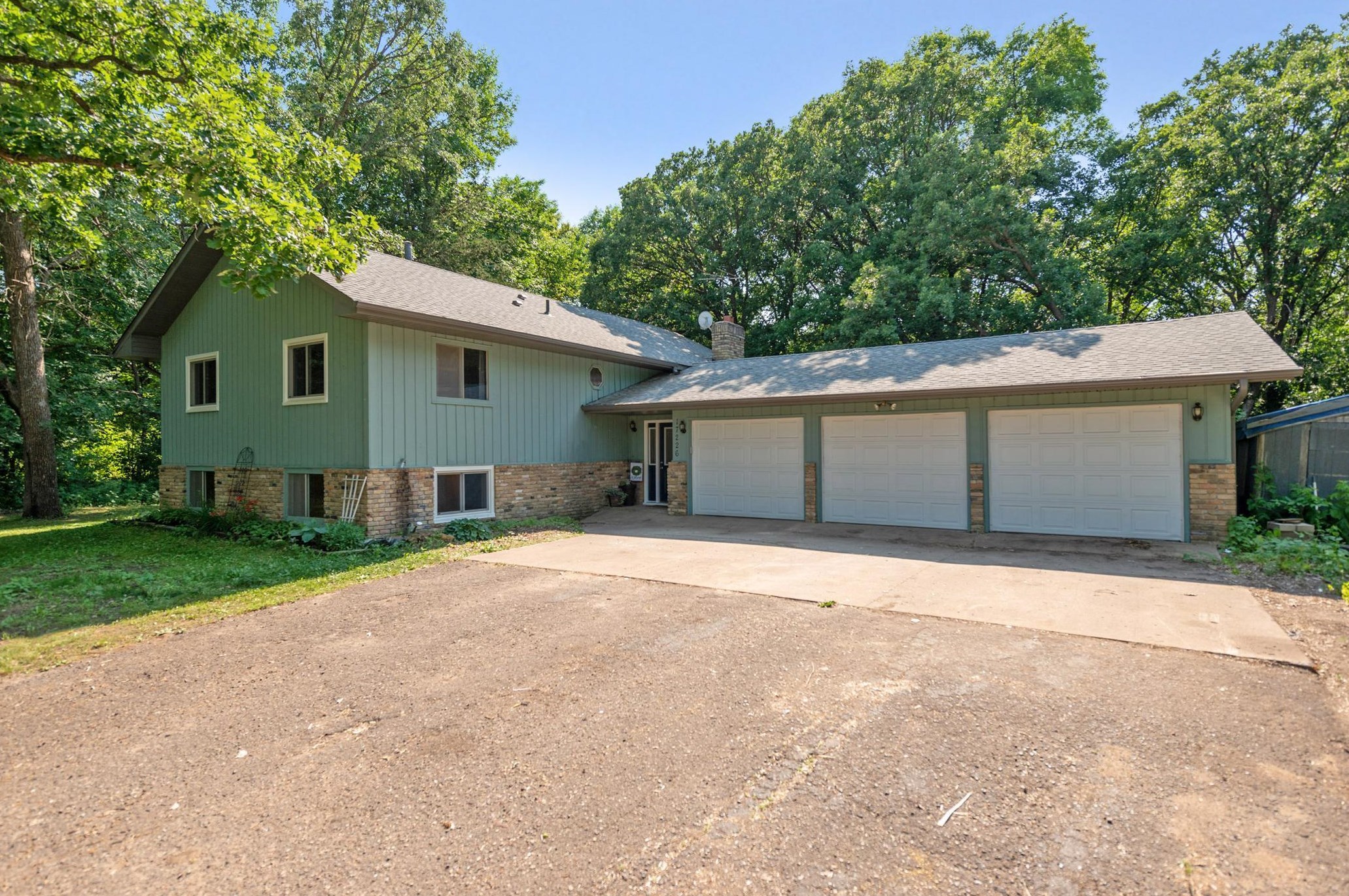 17226 Woodbine St, Anoka, MN 55304-1851