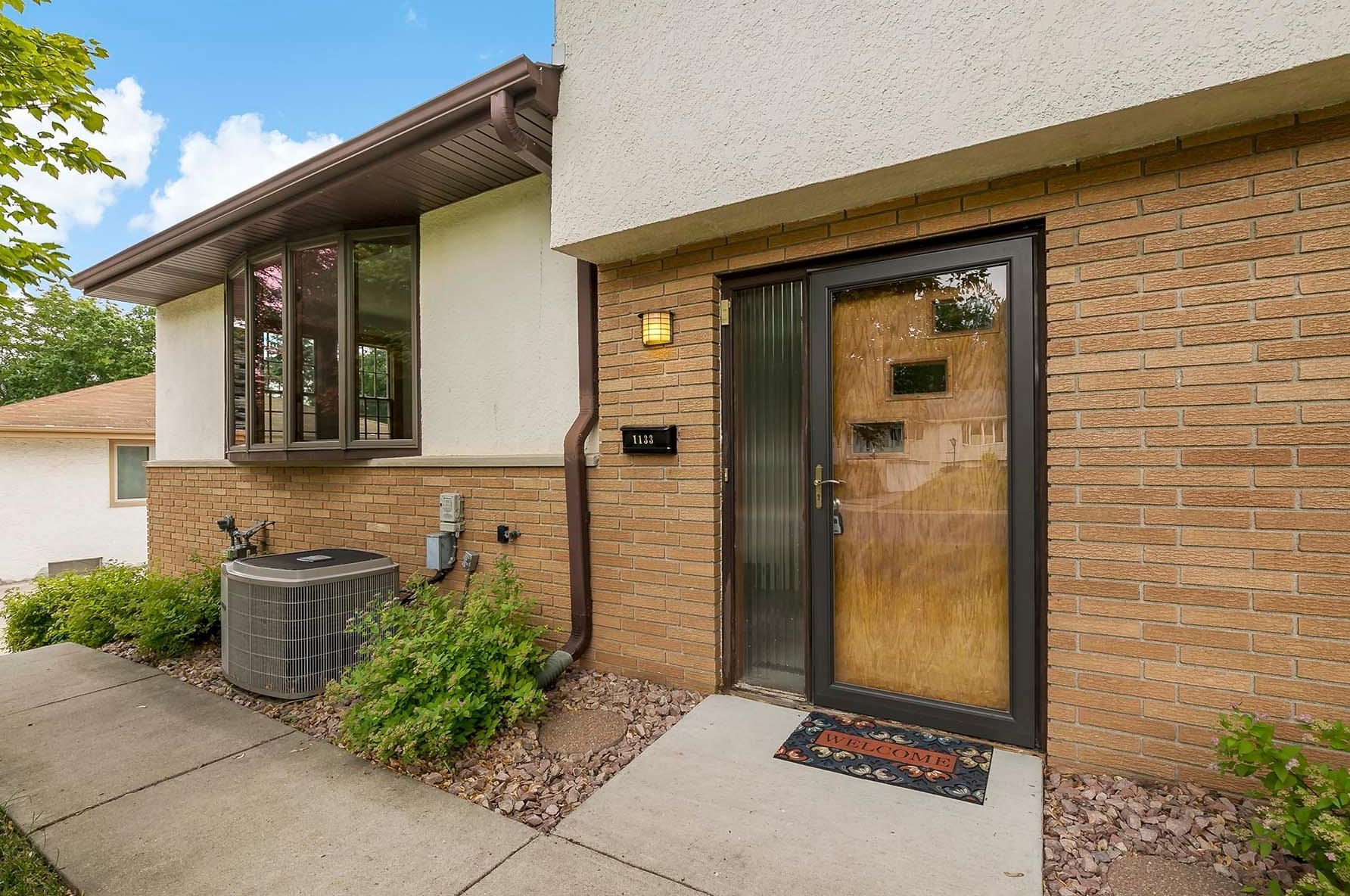 1133 8th Ave S, South Saint Paul, MN 55075