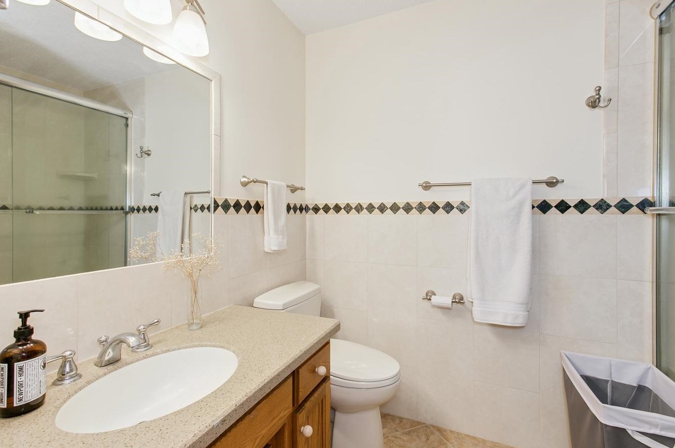 1099 Lawnview Ave, Saint Paul MN  55126-8406 exterior