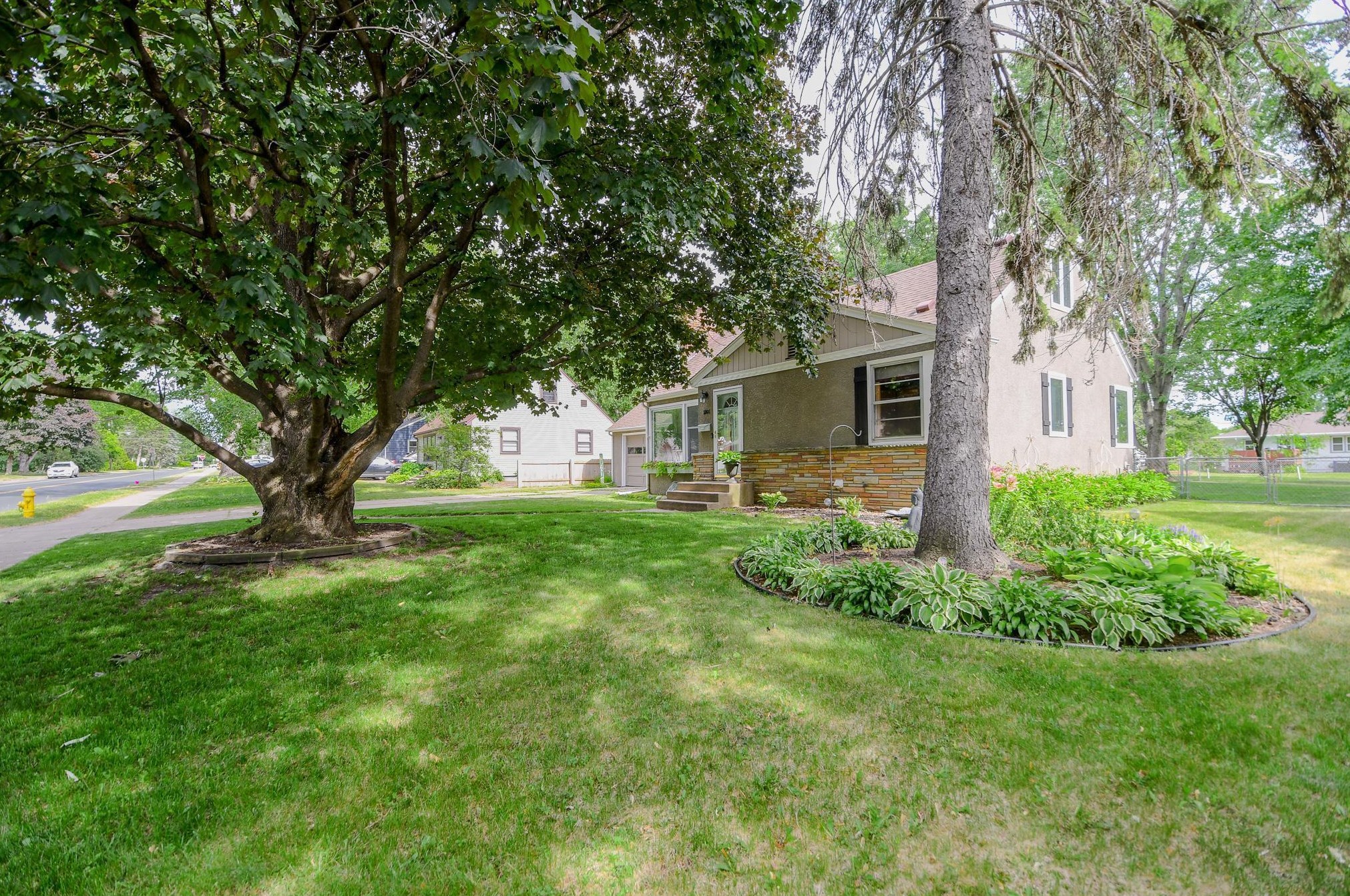 1266 Garden Ave, Saint Paul, MN 55113