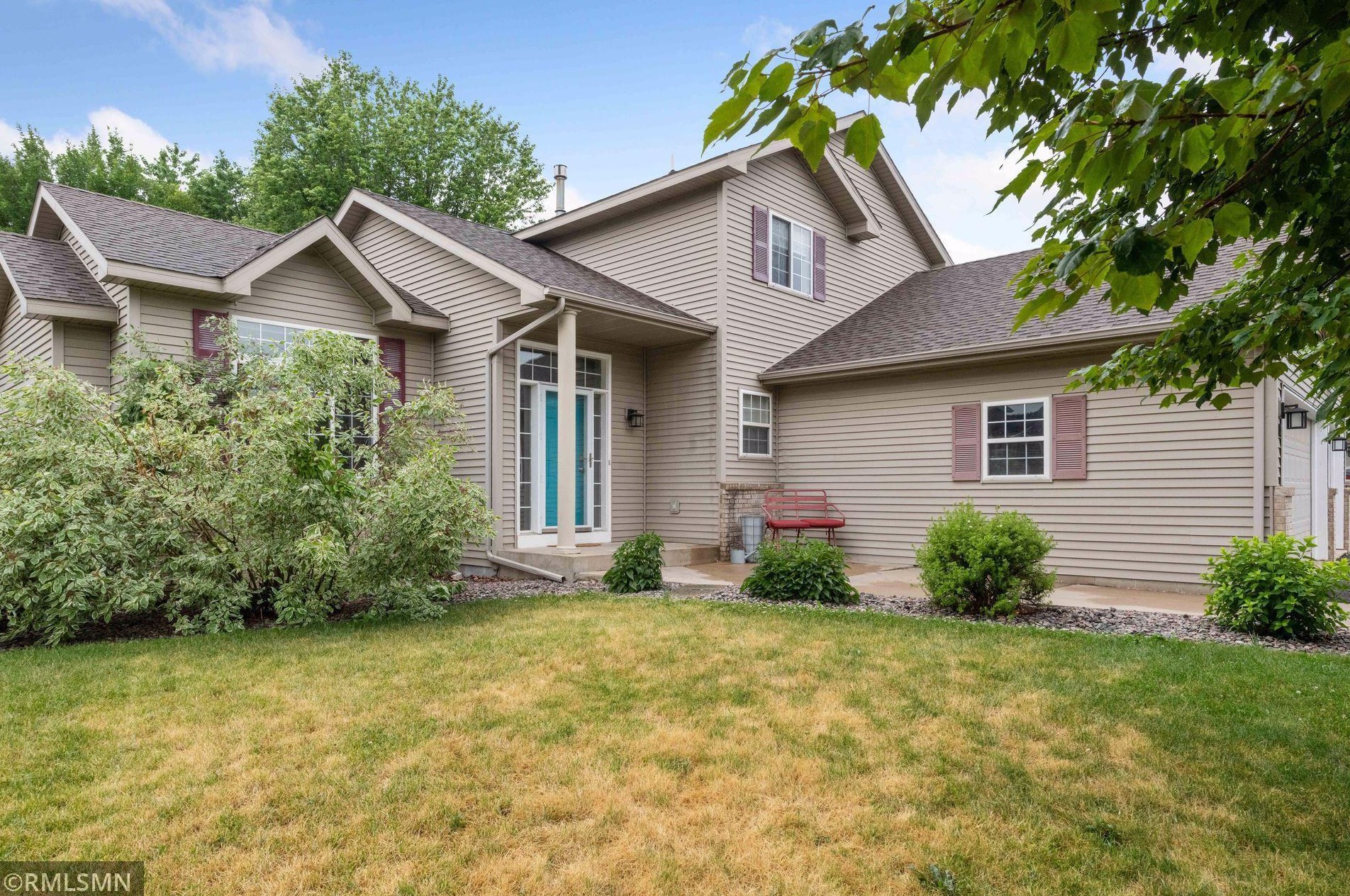 1011 Pond Curv, Minnetrista, MN 55387