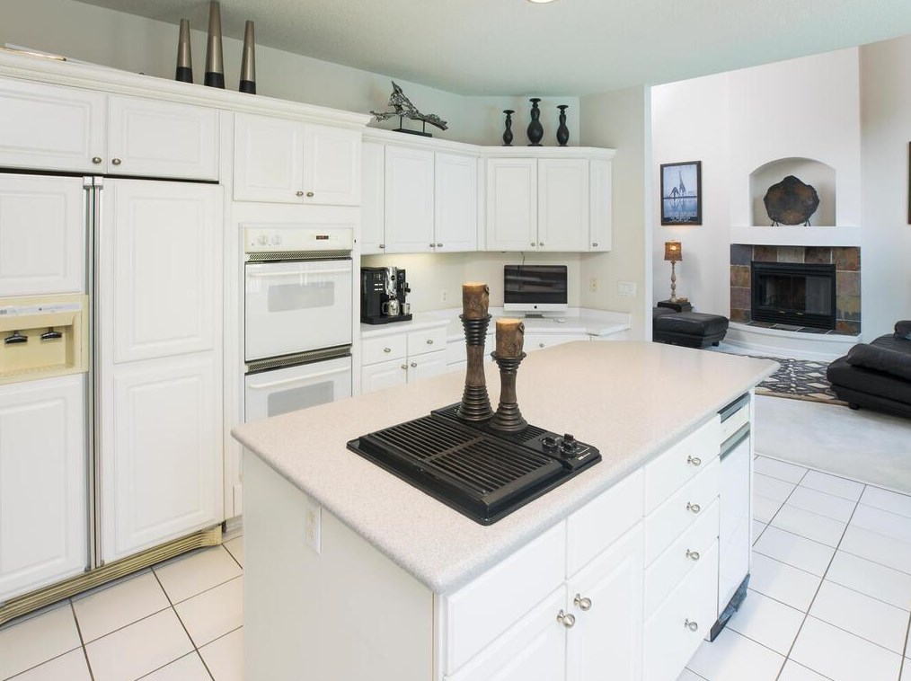 2082 Royale Dr, Saint Paul MN  55122-3390 exterior