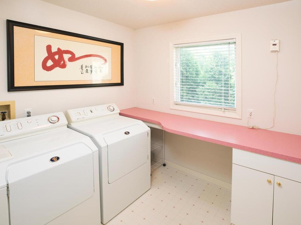 2082 Royale Dr, Saint Paul MN  55122-3390 exterior