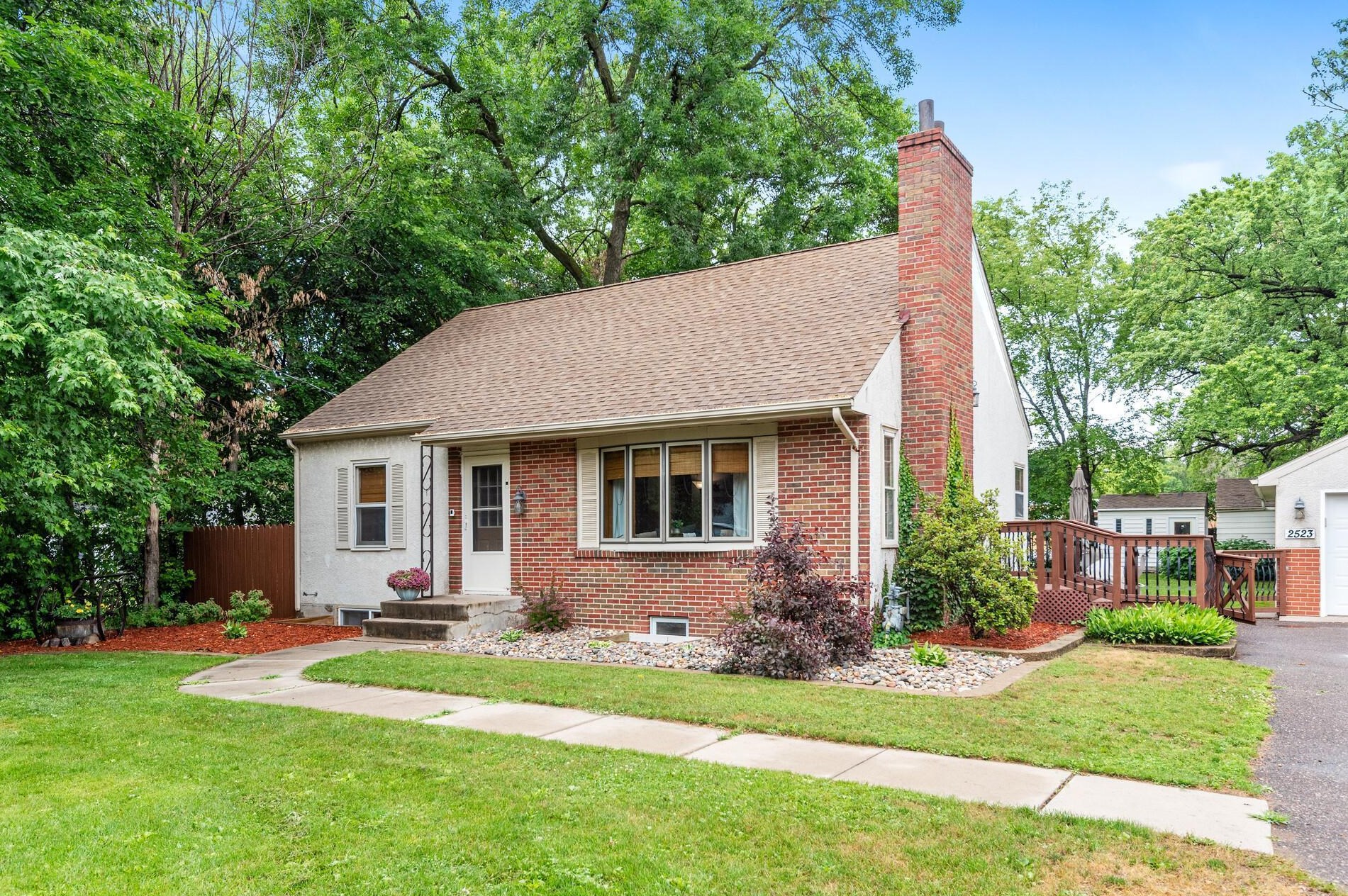 2523 Stillwater Rd, Saint Paul MN  55119-3616 exterior