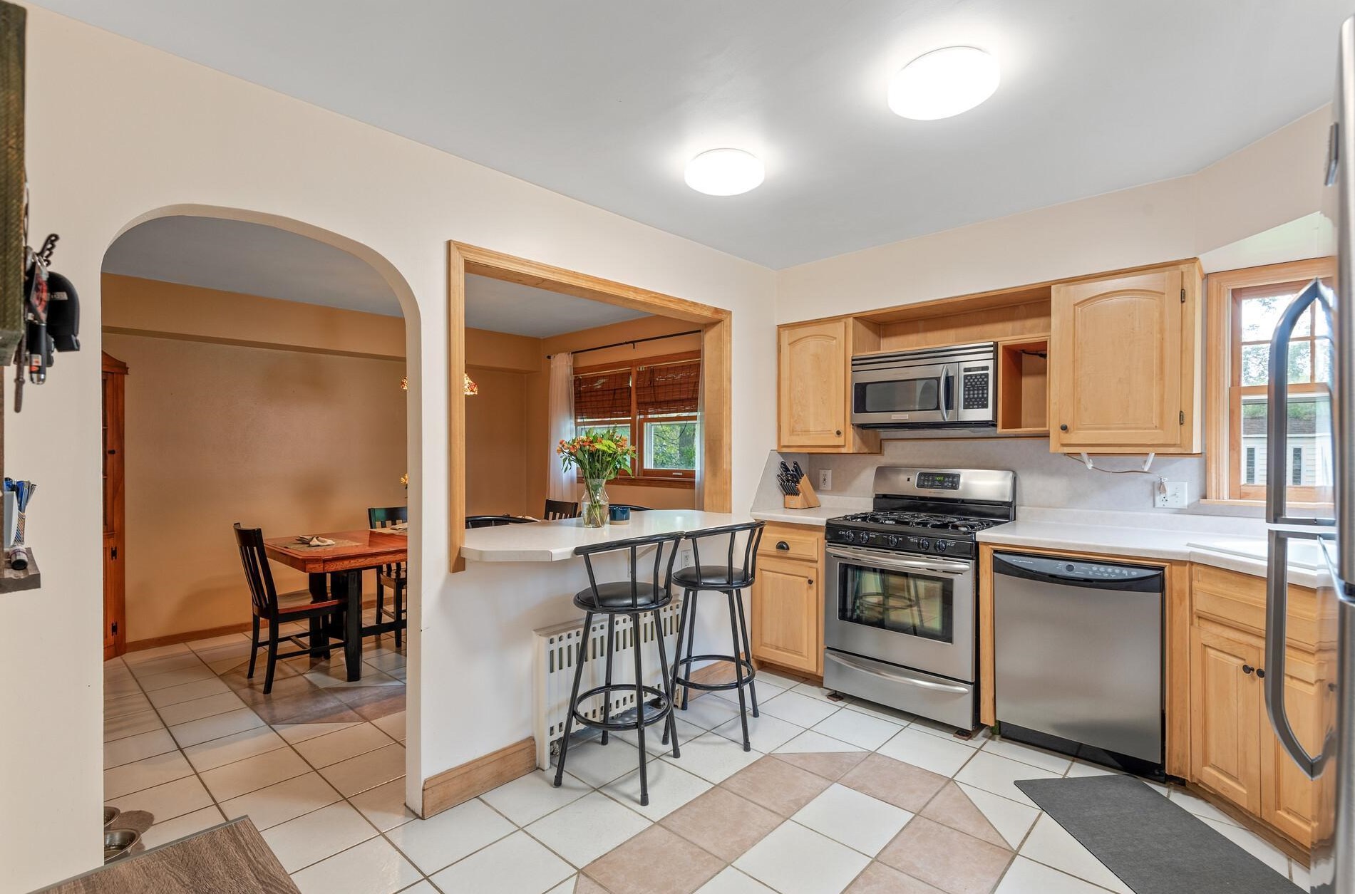 2523 Stillwater Rd, Saint Paul MN  55119-3616 exterior