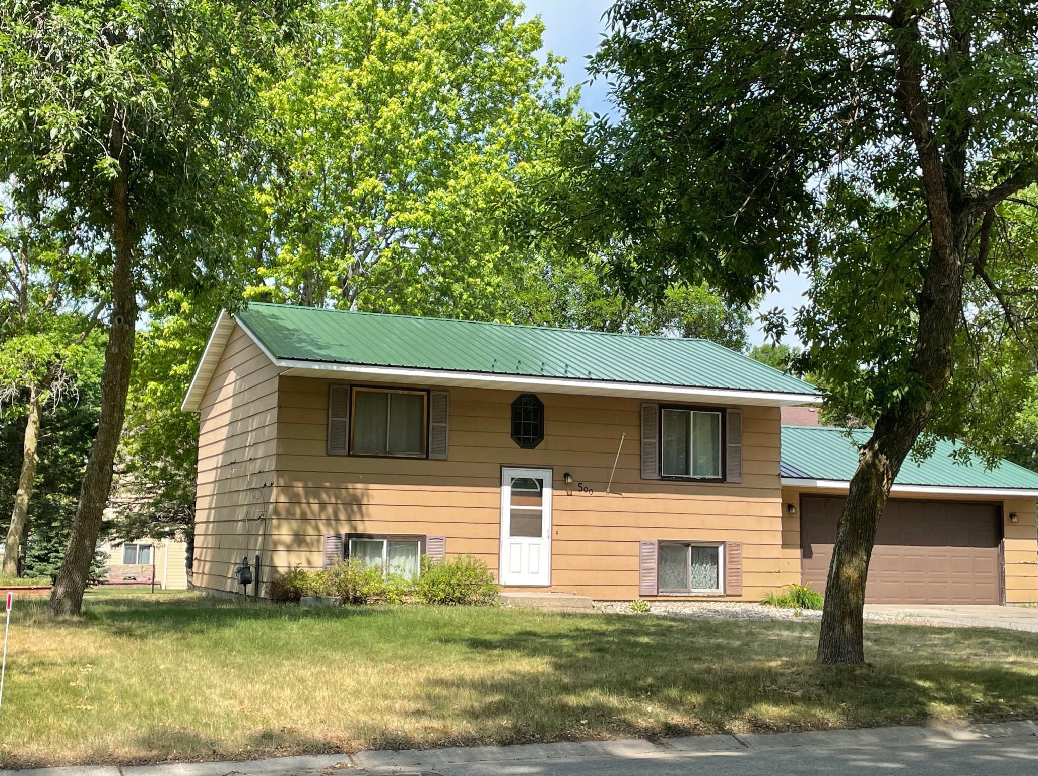 500 33rd St Nw, Willmar, MN 56201