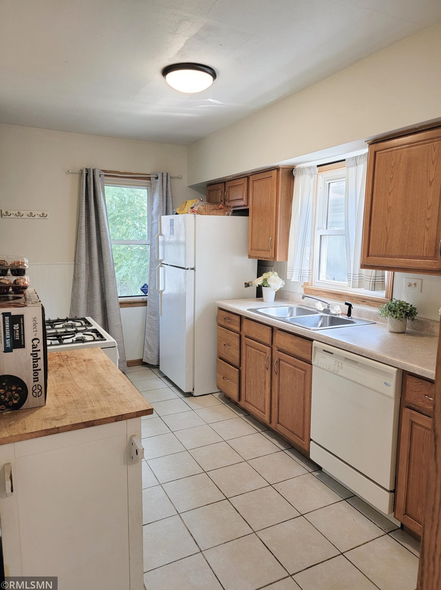 1841 Reaney Ave, Saint Paul MN  55119-3429 exterior