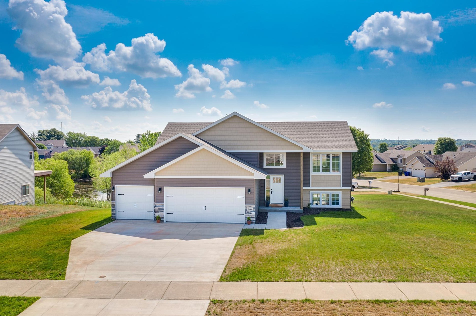 232 Aspen Dr, Somerset, WI 54025-7585