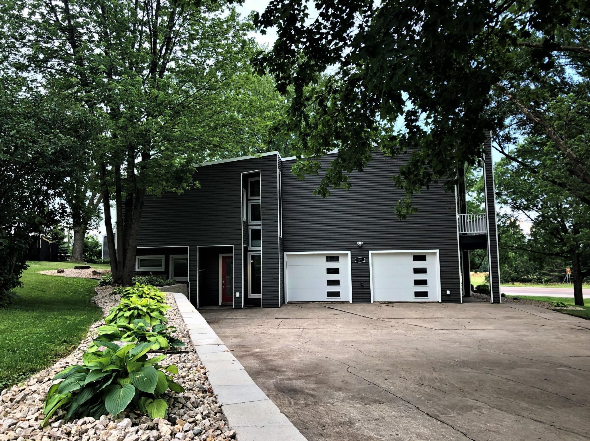 575 4th St Sw, Plainview, MN 55964
