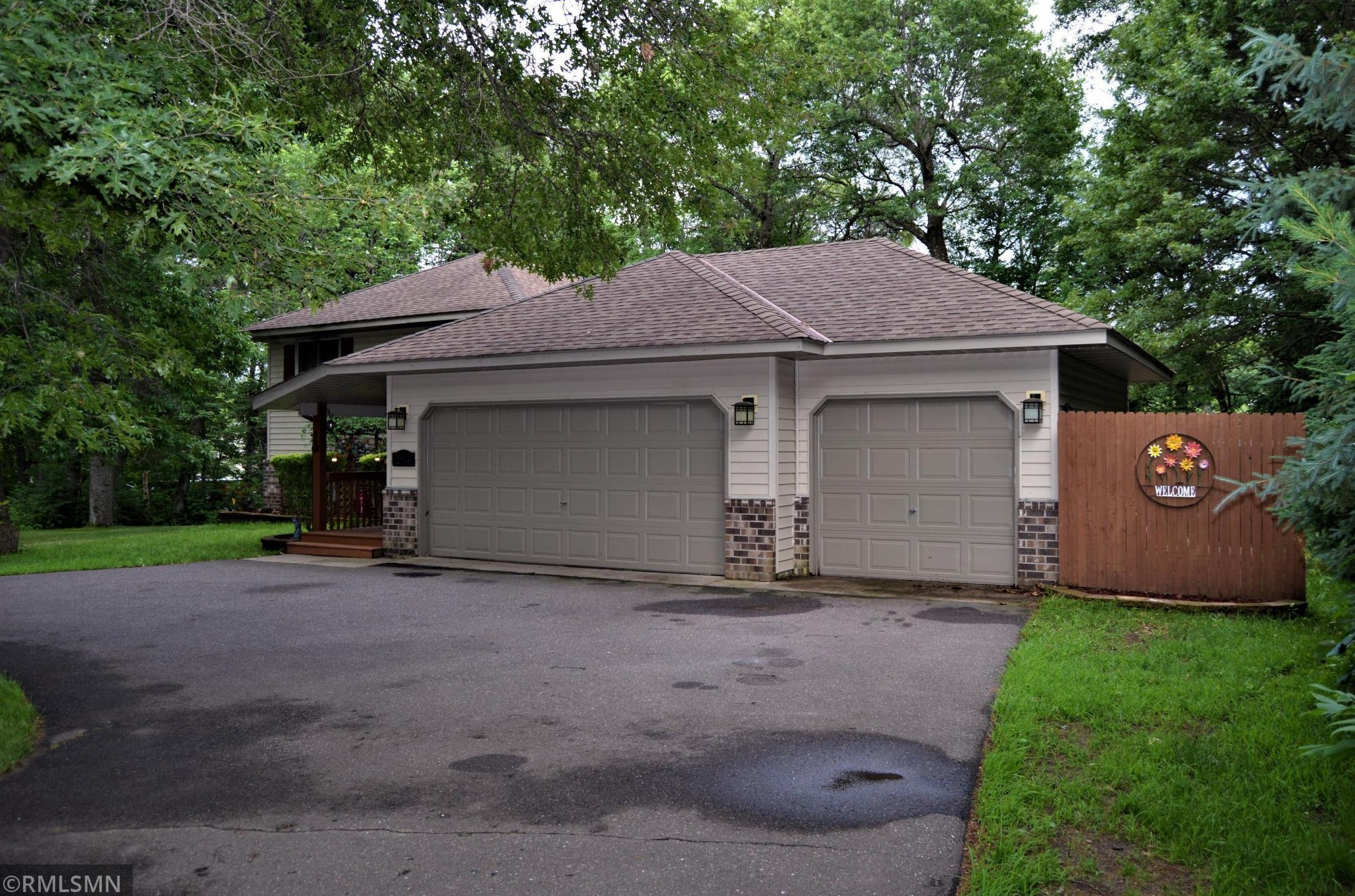 2954 Long Lake Dr, Isanti, MN 55040-5446