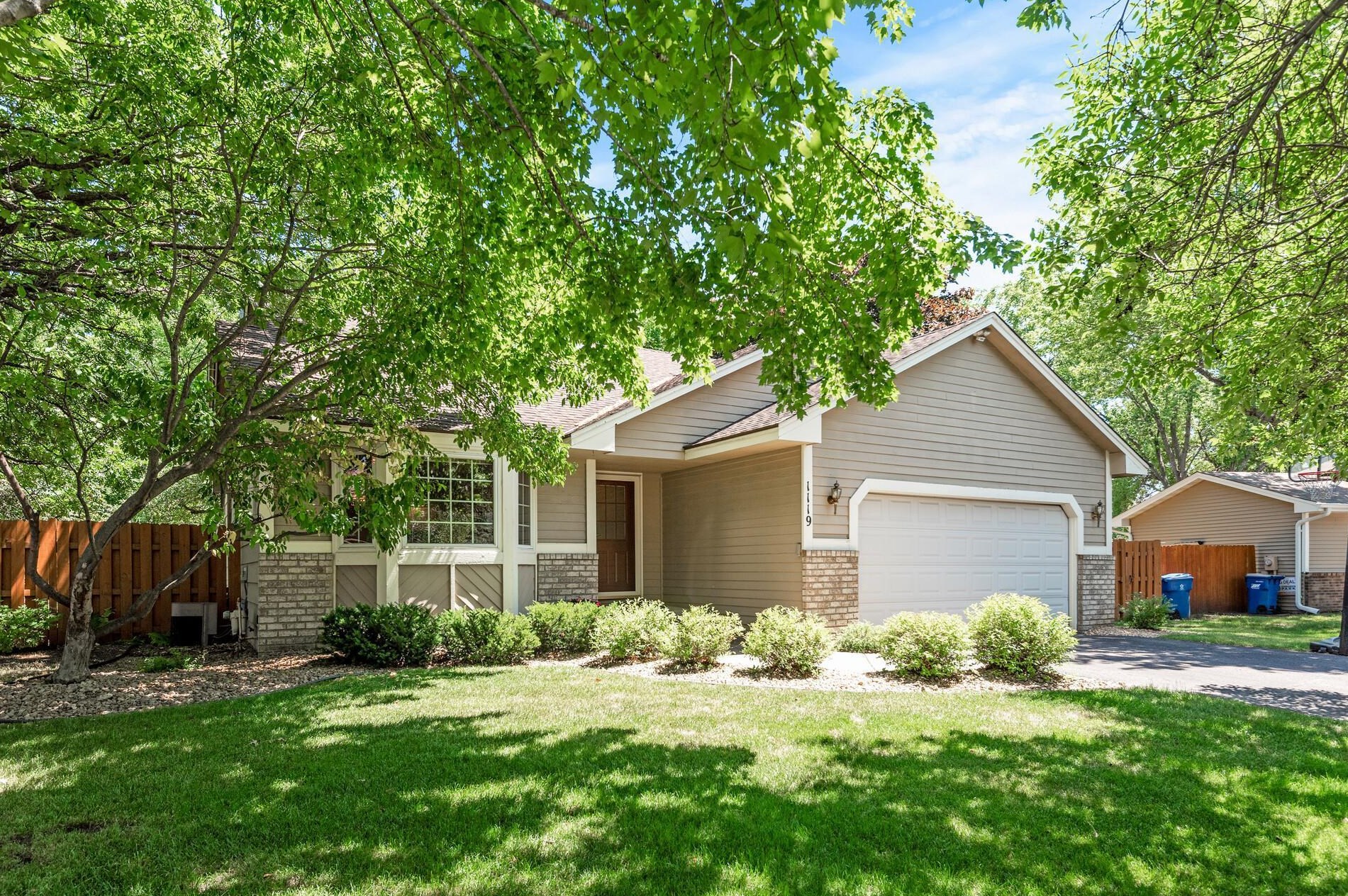1119 Independence Ln, Champlin, MN 55316-1635