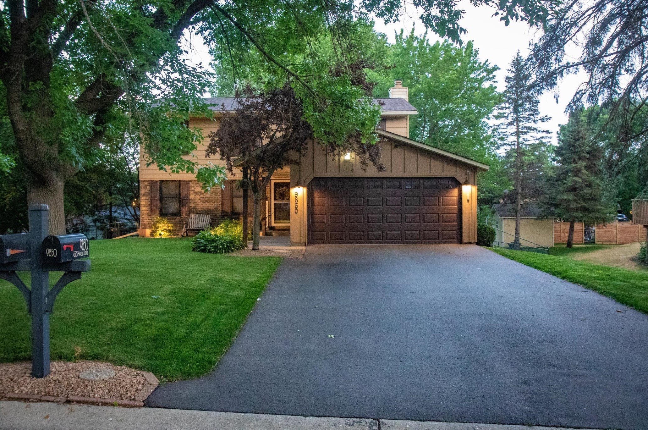 9850 Cromwell Dr, Edina, MN 55347