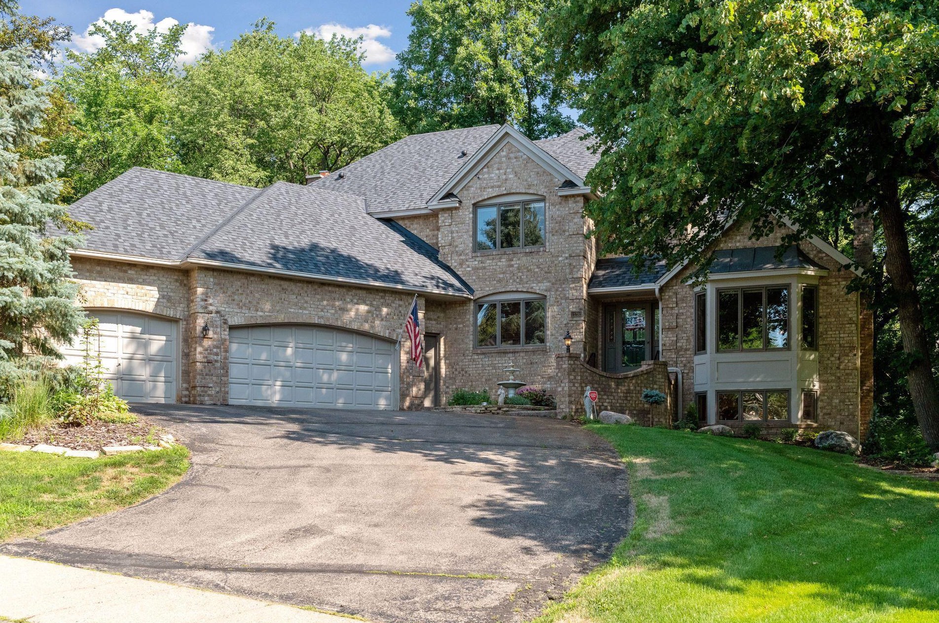 11292 Bluestem Ln, Edina, MN 55347