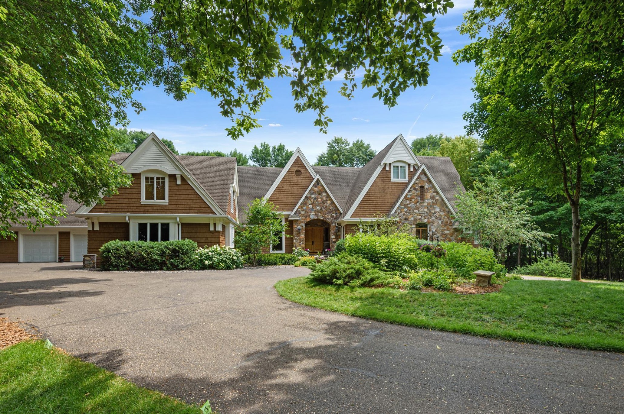 2740 Deer Run Trail E, Orono, MN 55356