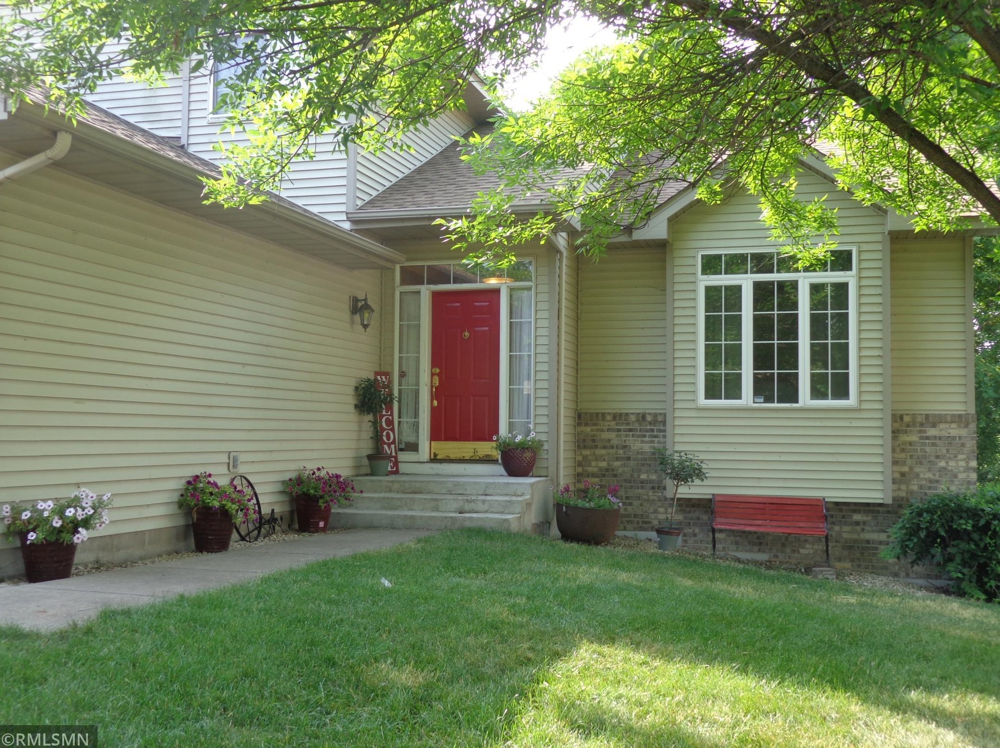 1712 Golf View Dr, Buffalo, MN 55313-2444