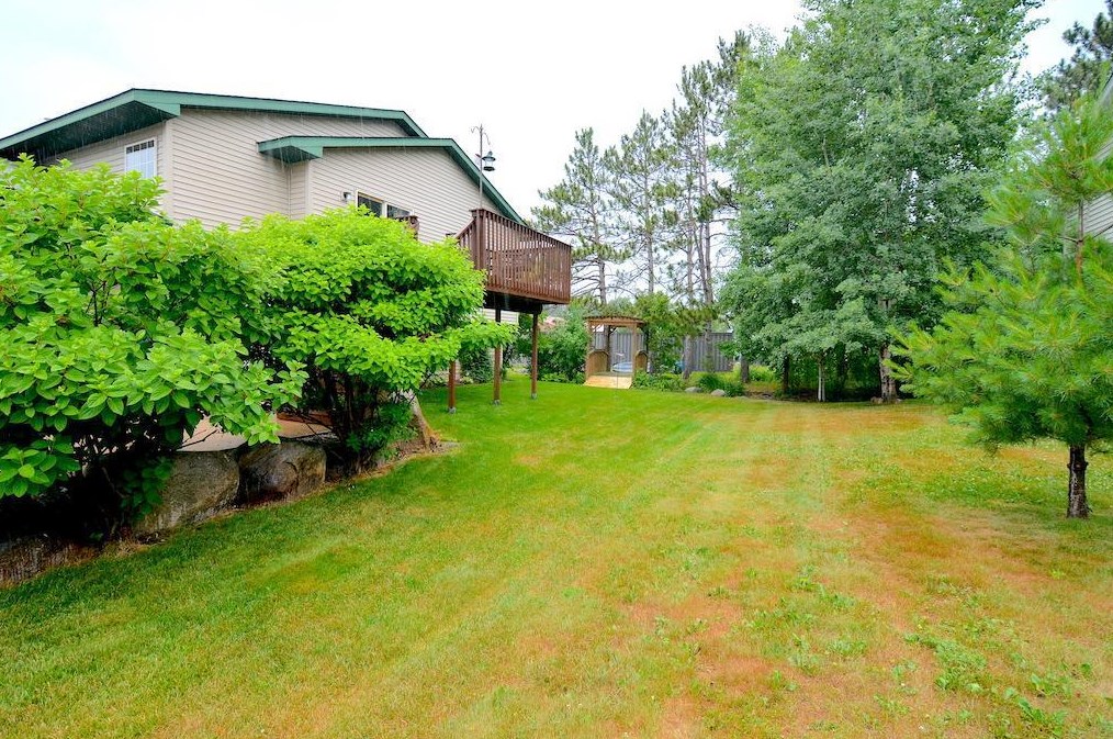 294 12th St, Milaca, MN 56353-4547