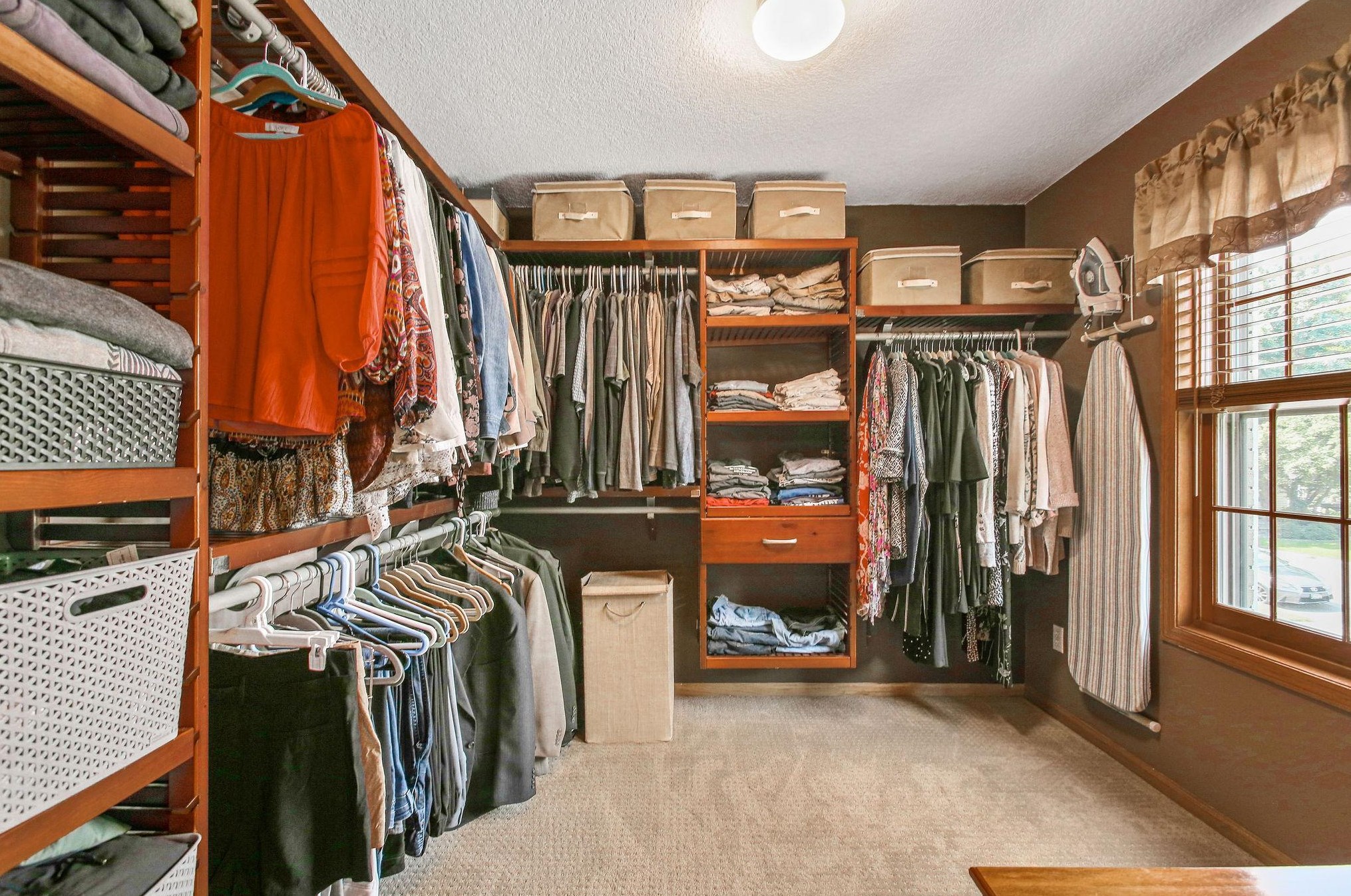 3214 Red Oak Dr, Saint Paul MN  55121-2336 exterior