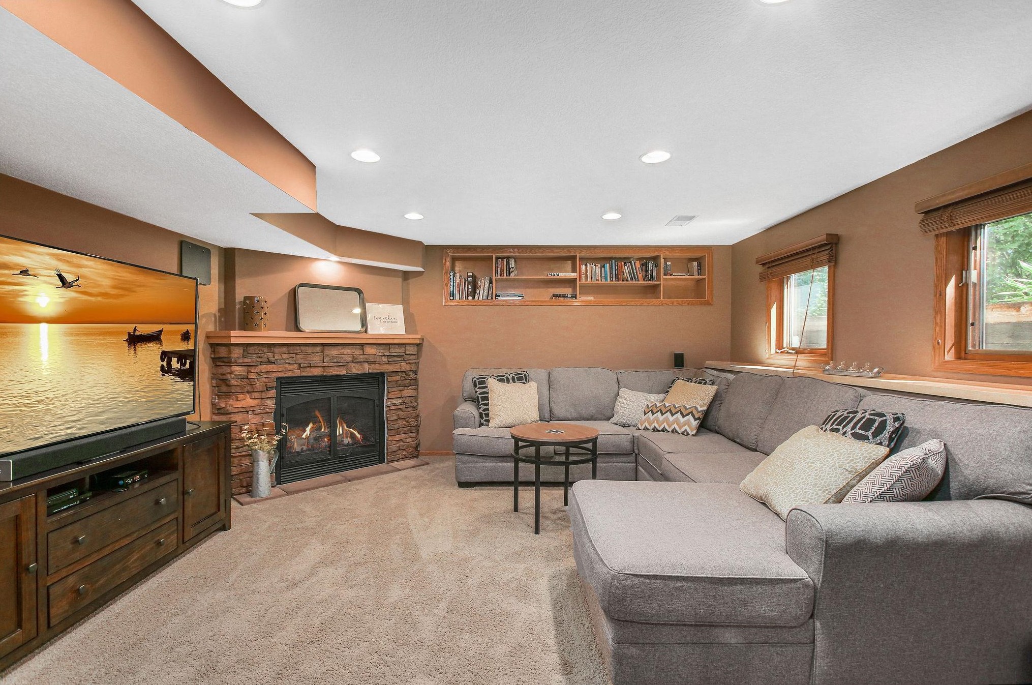 3214 Red Oak Dr, Saint Paul MN  55121-2336 exterior