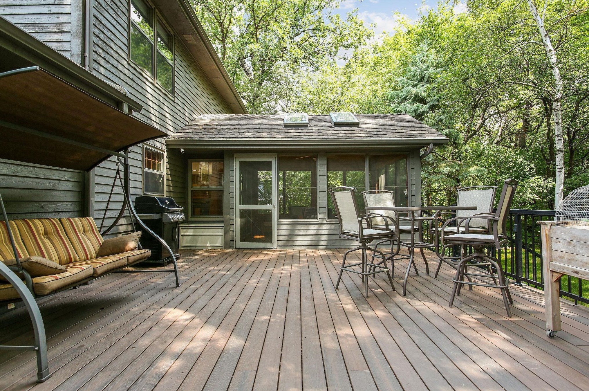 3214 Red Oak Dr, Saint Paul MN  55121-2336 exterior