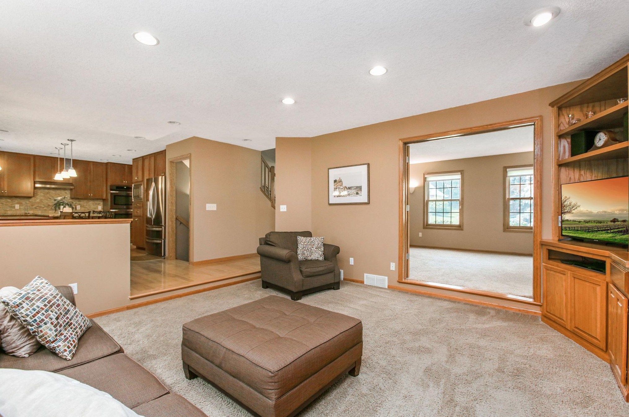 3214 Red Oak Dr, Saint Paul MN  55121-2336 exterior