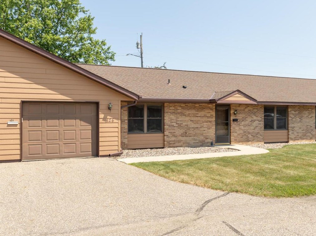 350 22nd St Se #124, Havana, MN 55060