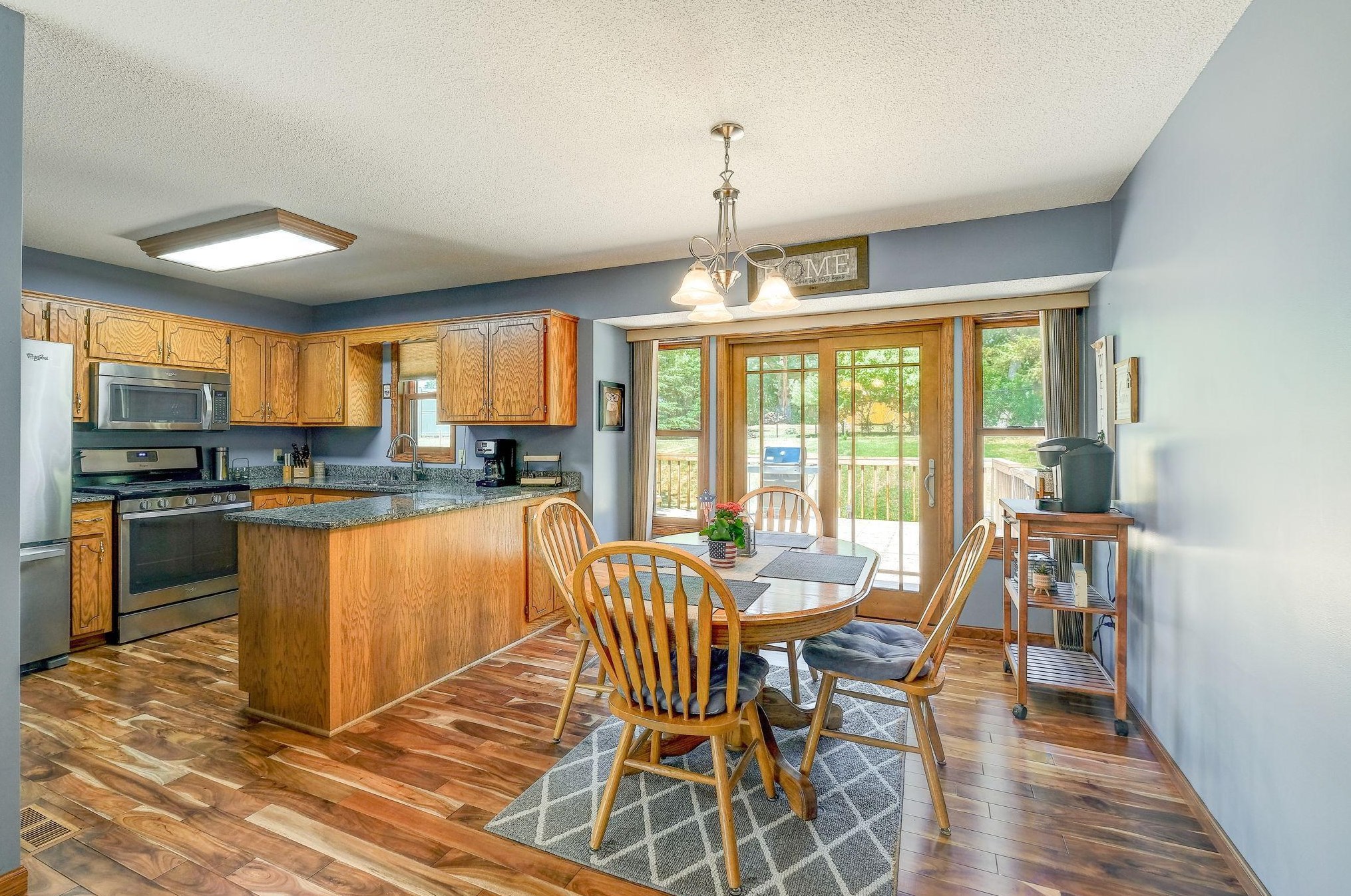 103 Rosewood Dr, Saint Paul, MN 55117-1372