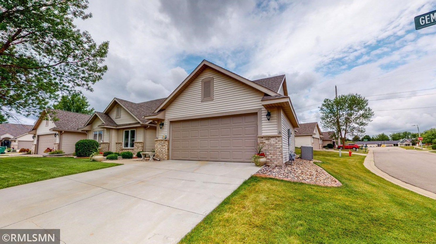 5221 Gemstone Ln, Rochester, MN 55901-2934