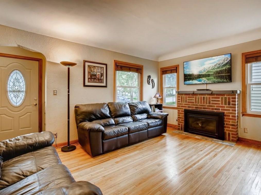 971 Palace Ave, Saint Paul, MN 55102-3340