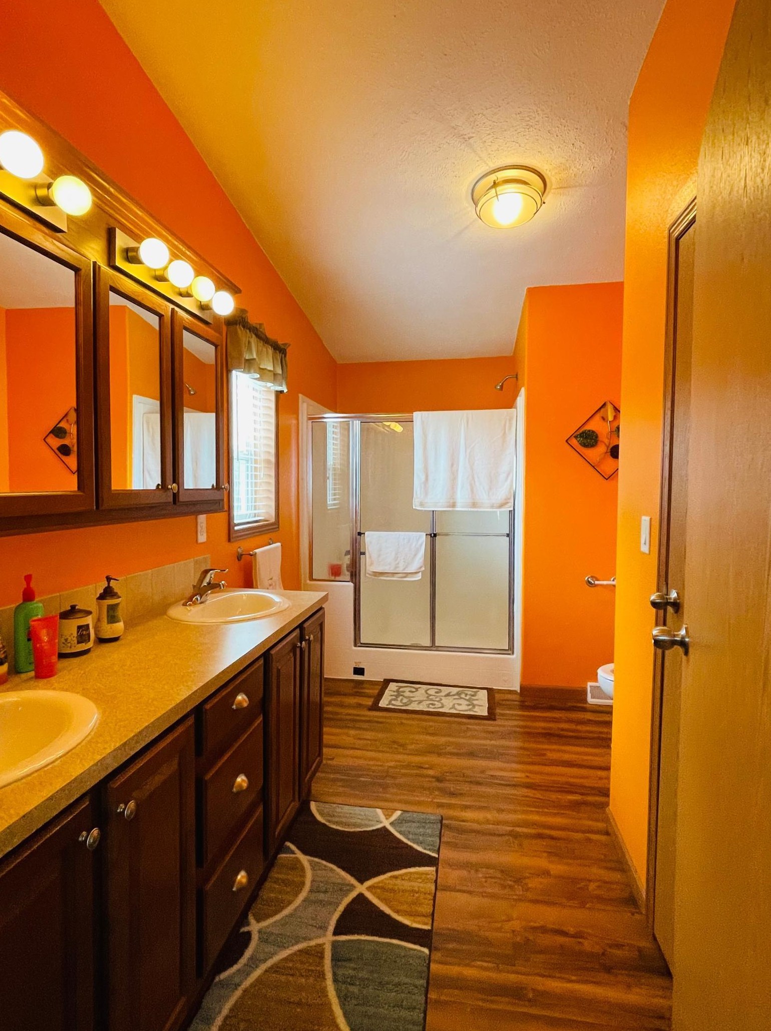 205 Elizabeth Ave, Oakland MN  56007-2537 exterior