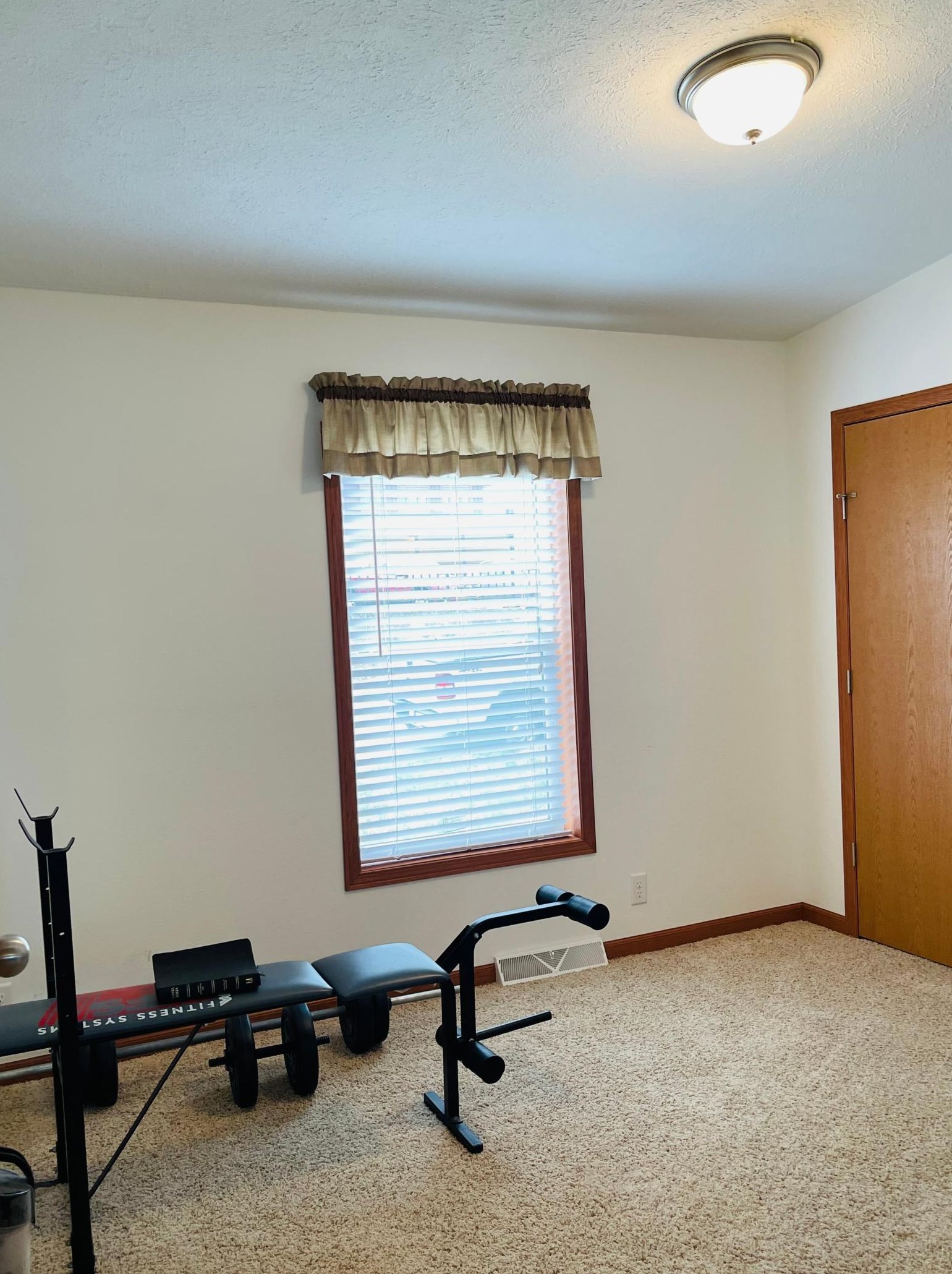 205 Elizabeth Ave, Oakland MN  56007-2537 exterior