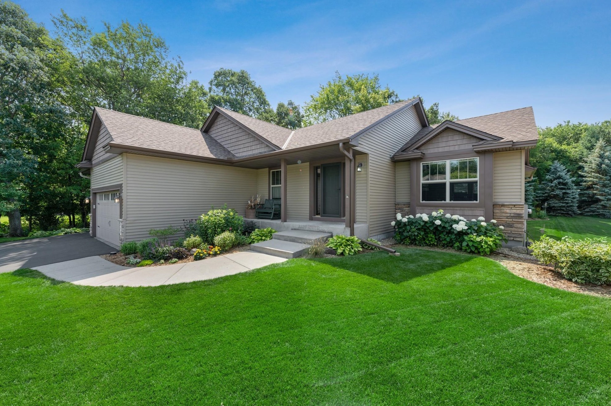884 129th Ln, Minneapolis, MN 55434-3298