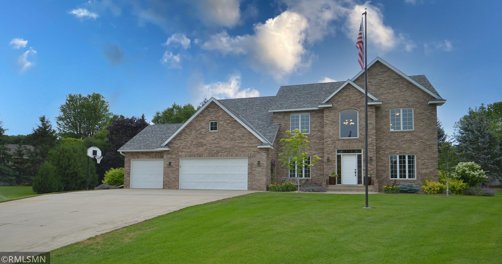 817 Coborn Ct, Sartell, MN 56377