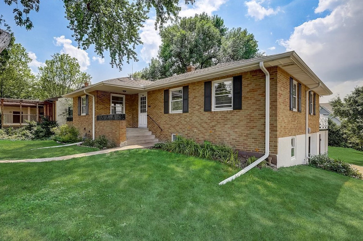 529 Otis Ave, Saint Paul, MN 55104-4952