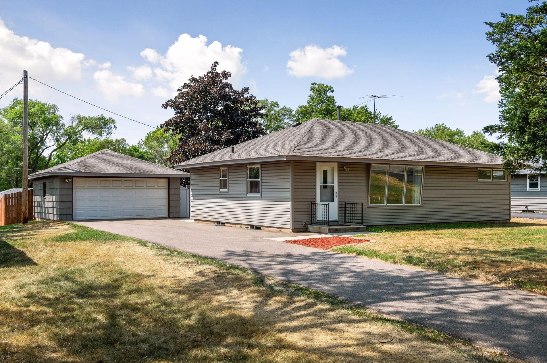 11556 Ilex St, Minneapolis, MN 55448-2315