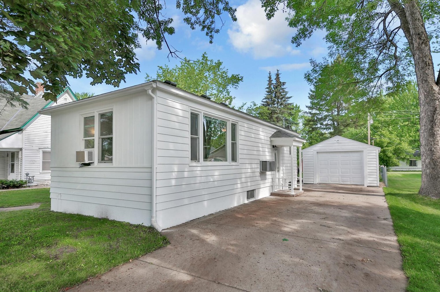 525 4th St, Rush City, MN