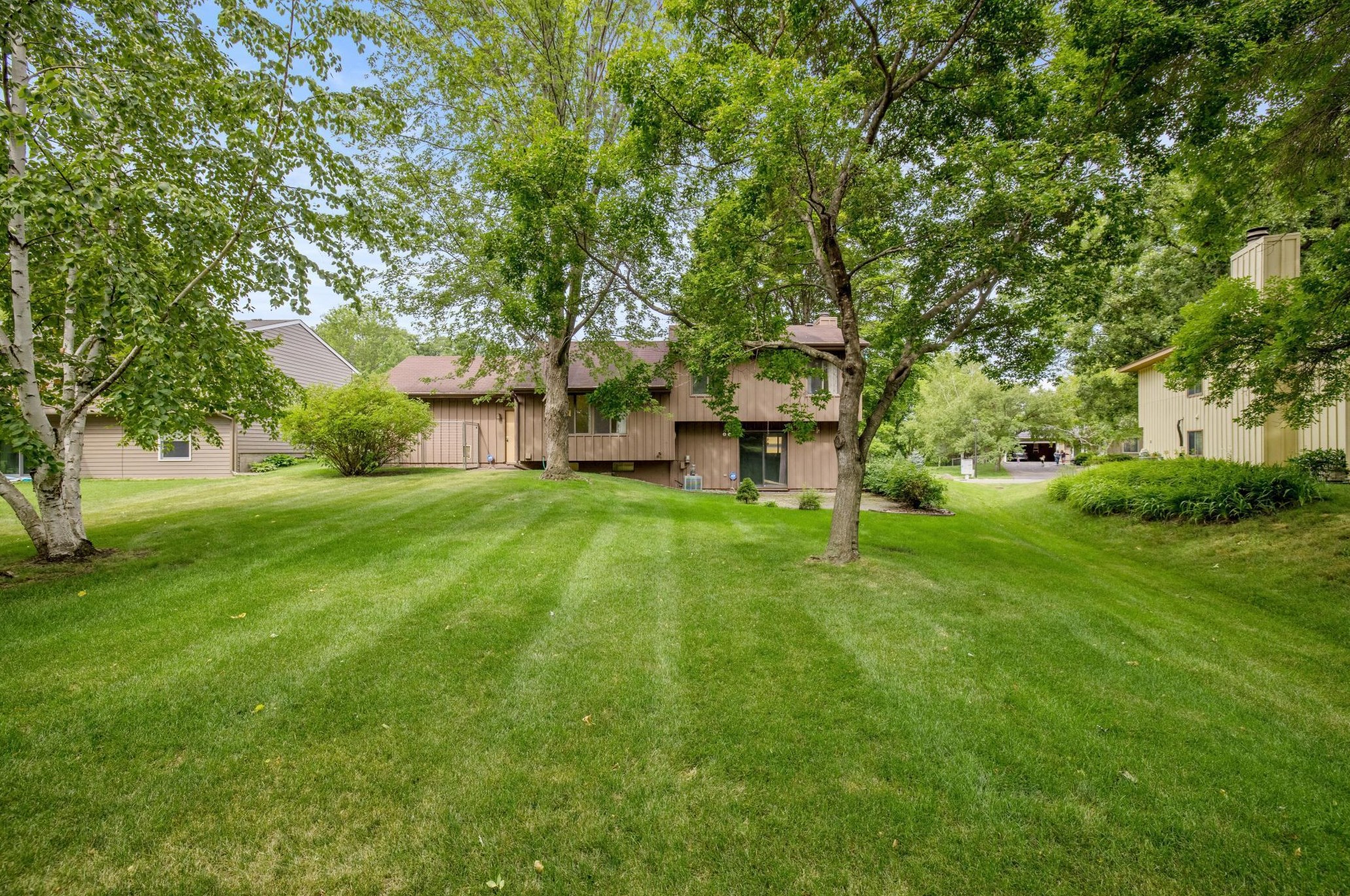 9265 Garrison Way, Edina, MN 55347-3030