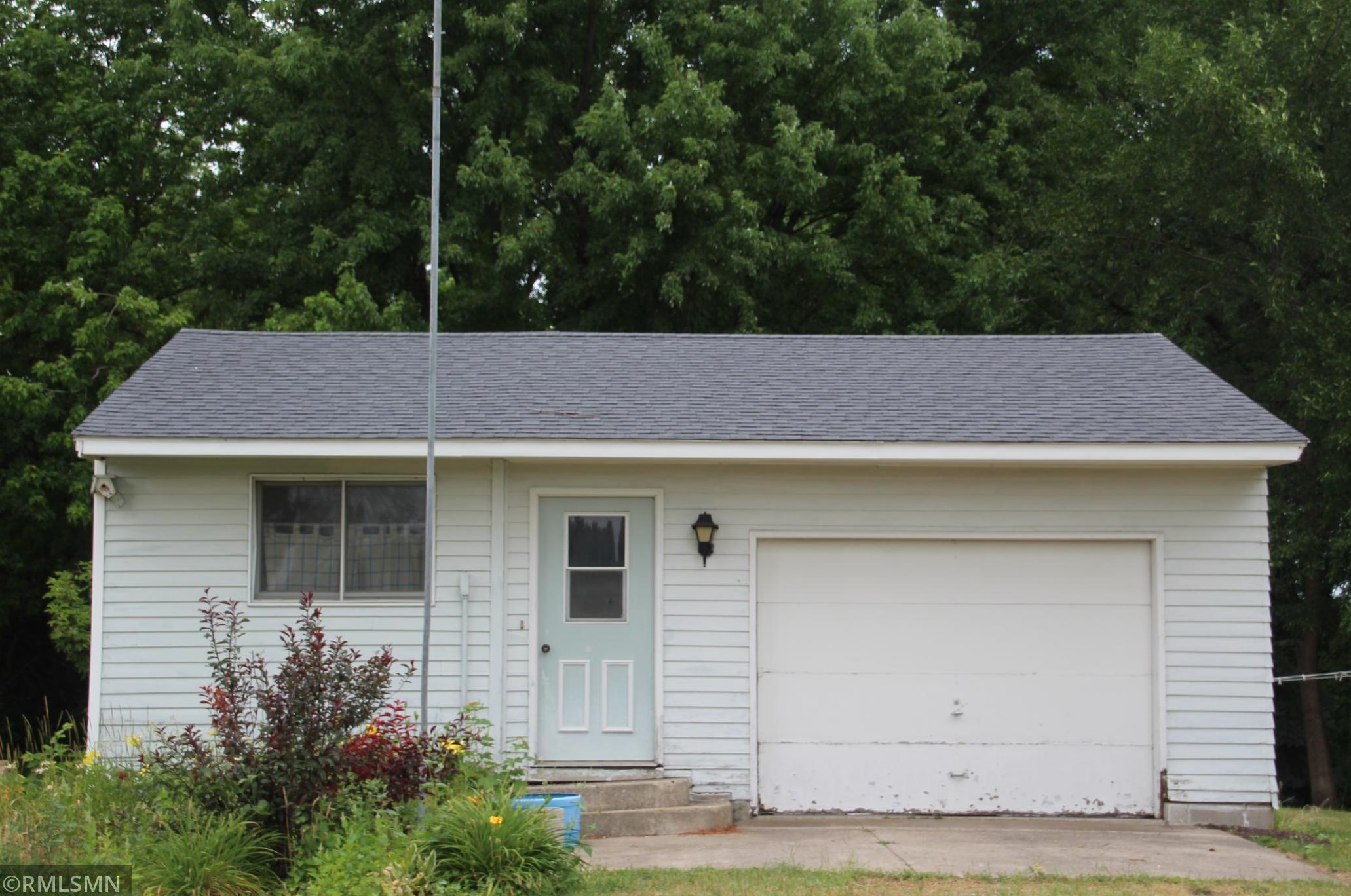 1320 7th St, Clarkfield, MN 56223