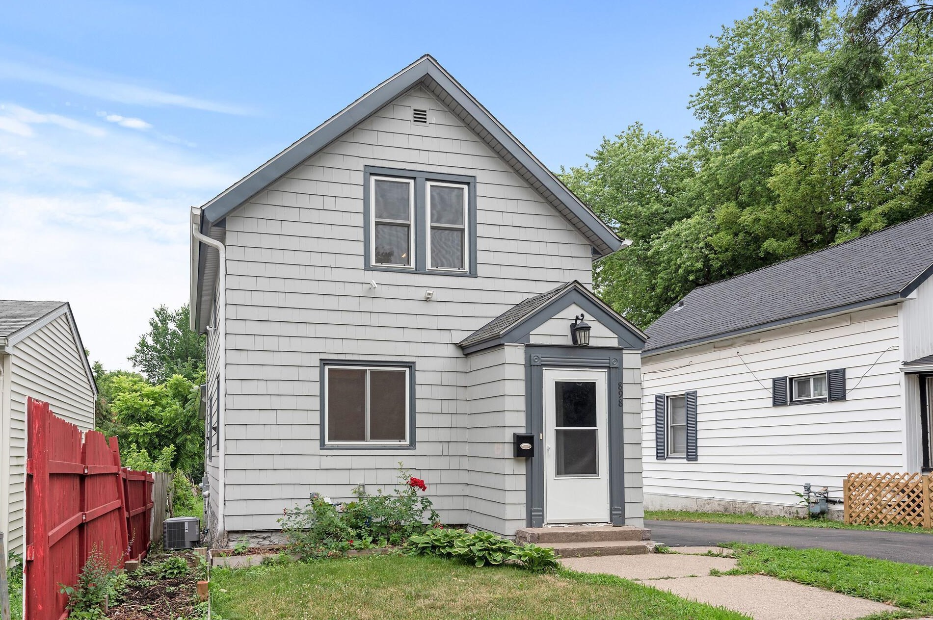 898 Wilson Ave, Saint Paul, MN 55106-5603