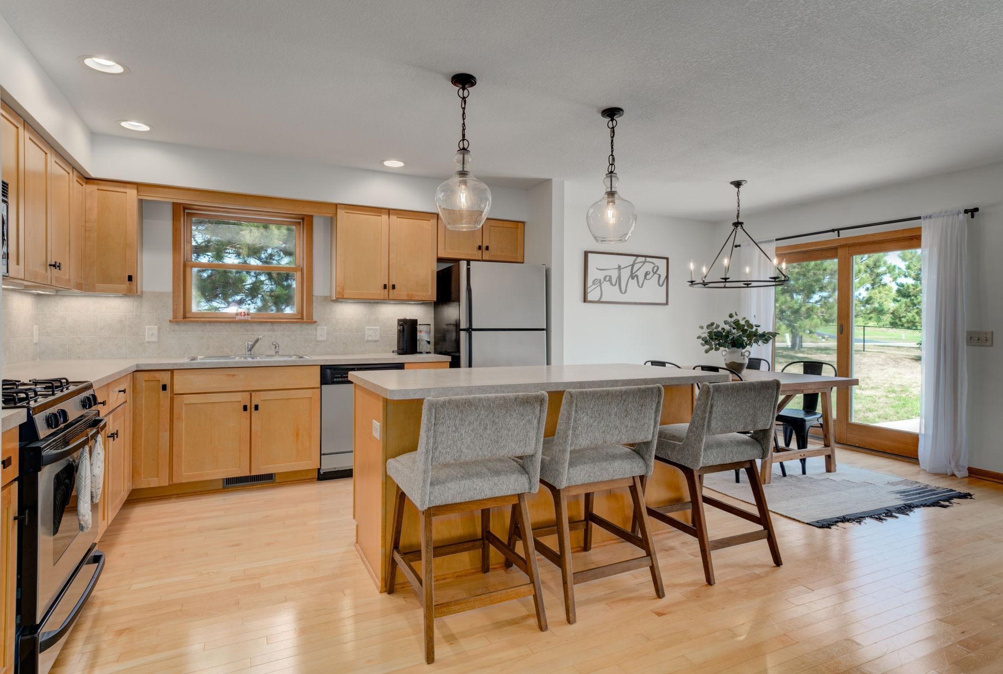 103 Kreekview Dr, East Farmington, WI 54020