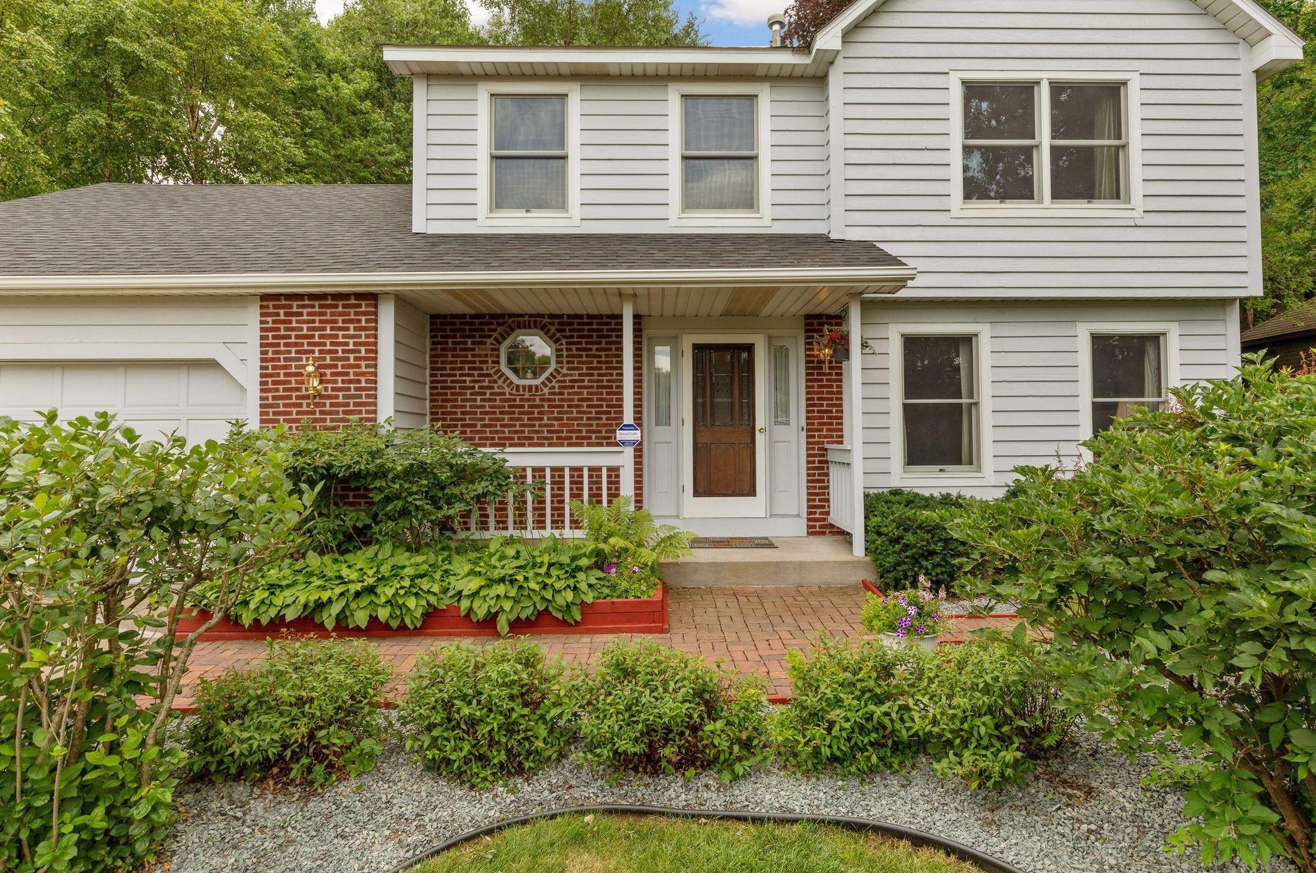 7857 Upper 17th St, Saint Paul, MN 55128-5629