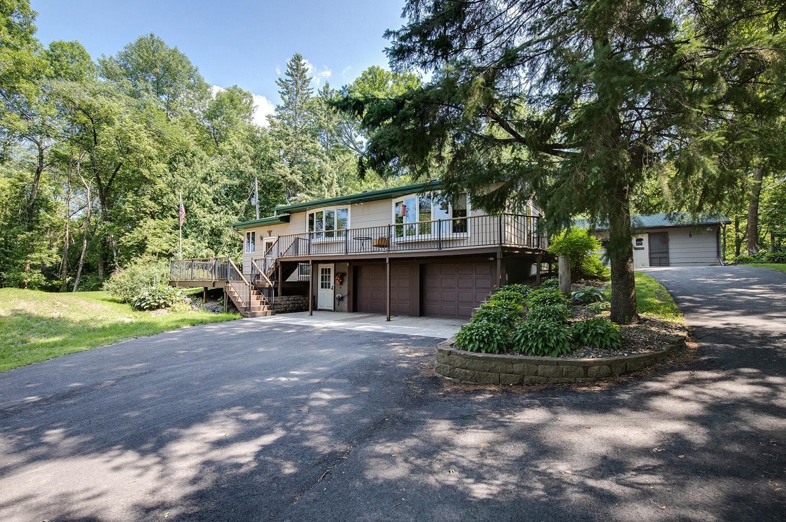 15474 Shieldsville Blvd, Faribault, MN 55021
