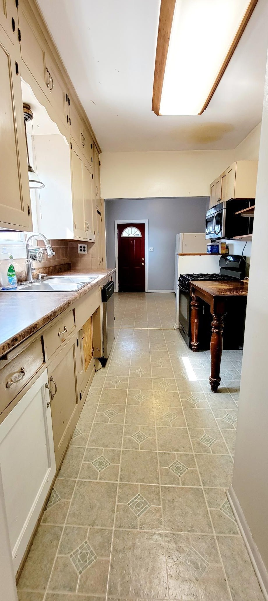 962 Reaney Ave, Saint Paul MN  55106-3847 exterior